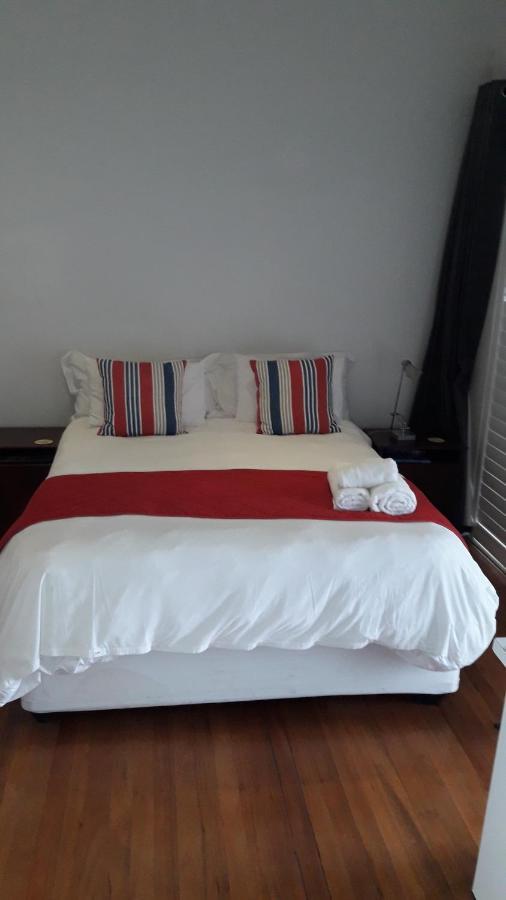 Ahoy Boutique Guest House Порт-Элизабет Экстерьер фото
