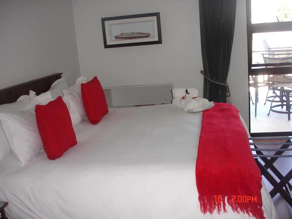Ahoy Boutique Guest House Порт-Элизабет Экстерьер фото