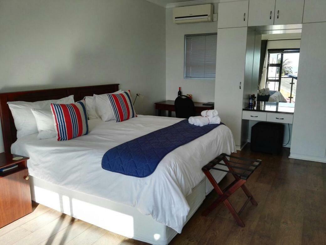 Ahoy Boutique Guest House Порт-Элизабет Экстерьер фото